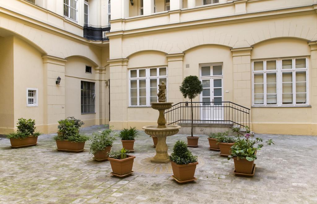 Nn Apartman Budapest — Photos 2